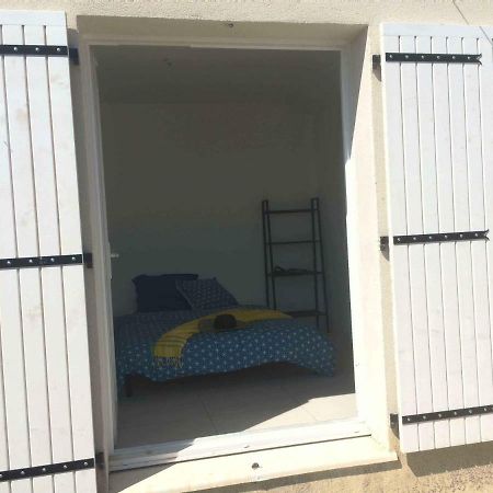 Апартаменти En Camargue Салін-де-Жирод Екстер'єр фото